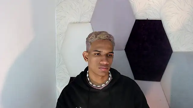 Snapshot of AbrahanBratz chatting on January 11, 12:18 pm AbrahanBratz online show from January 11, 12:18 pm