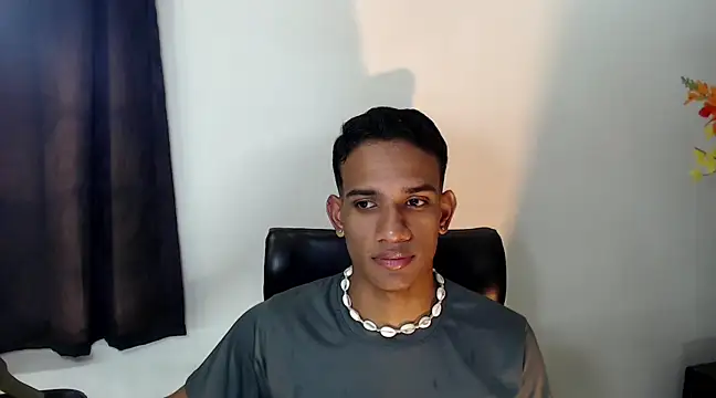 Snapshot of AbrahanBratz chatting on January 2, 7:07 pm AbrahanBratz online show from January 2, 7:07 pm