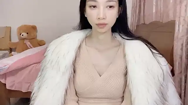 Snapshot of Lili-2 chatting on January 24, 4:39 pm Lili-2 online show from January 24, 4:39 pm