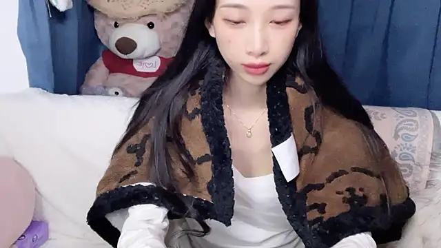 Lili-2 online show from February 5, 12:56 pm