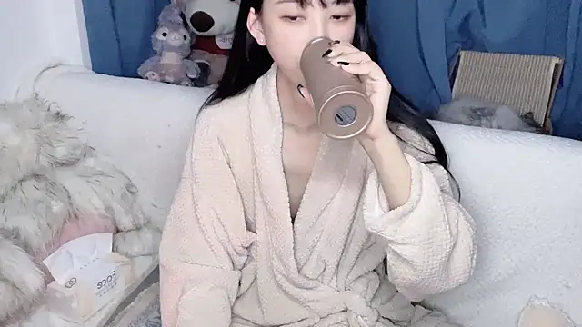 Snapshot of Lili-2 chatting on November 20, 4:51 pm Lili-2 online show from November 20, 4:51 pm