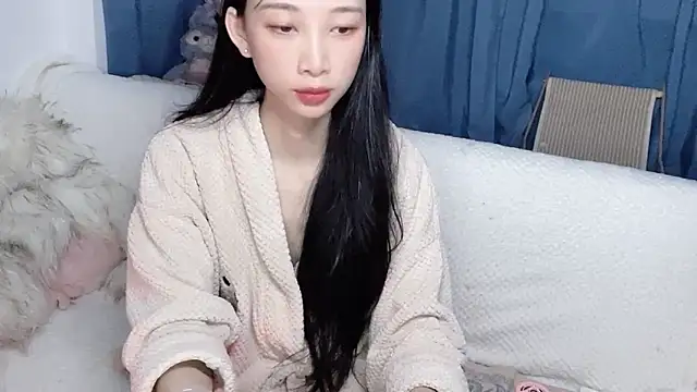 Snapshot of Lili-2 chatting on November 22, 3:33 pm Lili-2 online show from November 22, 3:33 pm