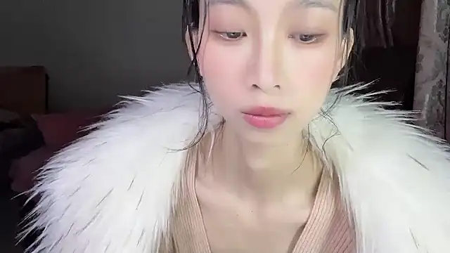 Snapshot of Lili-2 chatting on February 18, 3:52 pm Lili-2 online show from February 18, 3:52 pm