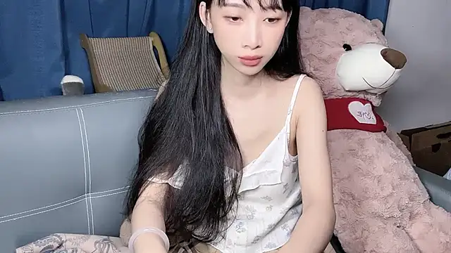 Snapshot of Lili-2 chatting on October 20, 3:34 pm Lili-2 online show from October 20, 3:34 pm