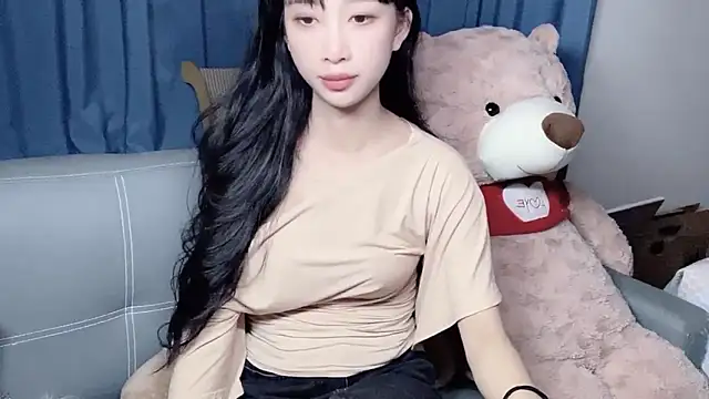 Snapshot of Lili-2 chatting on October 14, 12:28 pm Lili-2 online show from October 14, 12:28 pm