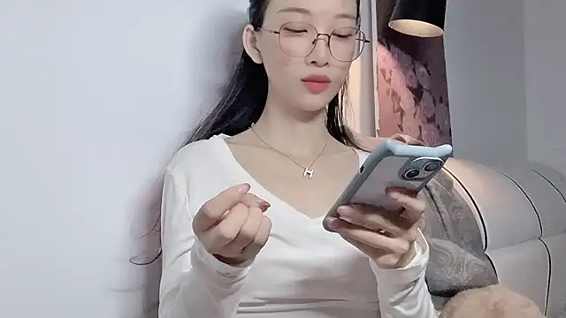 Lili-2 online show from May 23, 4:28 pm