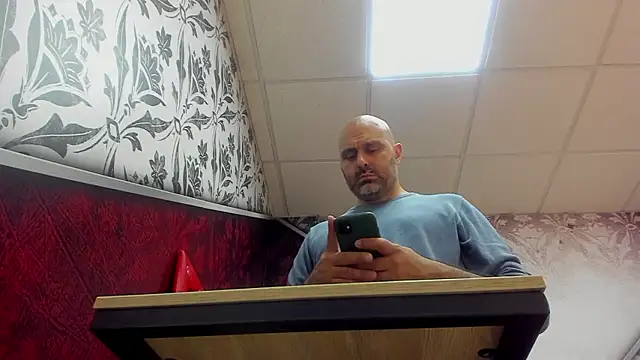 Gabriel Harmant online show from December 2, 1:41 pm