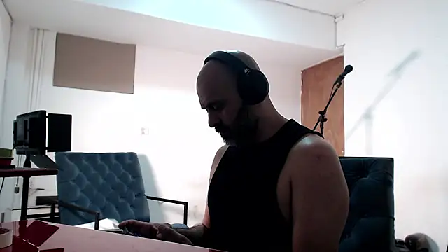 Gabriel Harmant online show from December 18, 7:52 pm