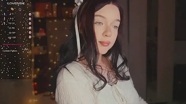 EmmaKittyCat online show from February 27, 7:24 pm