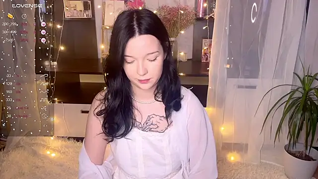 Snapshot of EmmaKittyCat chatting on November 26, 8:09 pm EmmaKittyCat online show from November 26, 8:09 pm