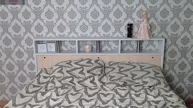 Snapshot of Betty_Blamee chatting on February 20, 8:16 am Betty Blamee online show from February 20, 8:16 am