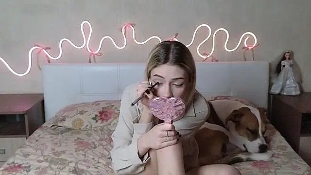 Snapshot of Betty_Blamee chatting on January 9, 9:16 am Betty Blamee online show from January 9, 9:16 am