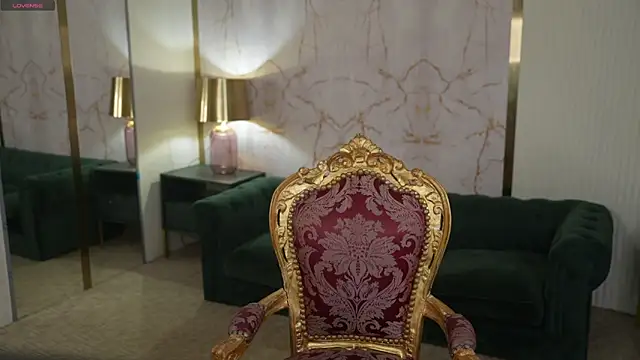 Julia  Star  online show from April 4, 7:15 am