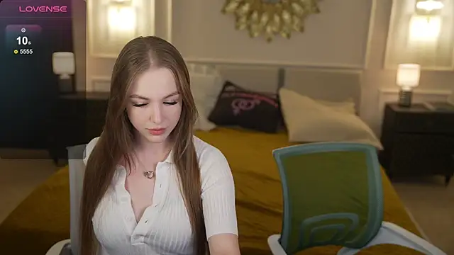 Julia  Star  online show from March 31, 6:43 pm