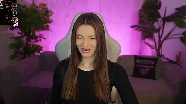 Julia  Star  online show from March 26, 3:54 pm