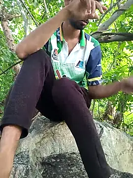 Snapshot of Piyush_2024 chatting on October 6, 1:40 am Piyush 2024 online show from October 6, 1:40 am