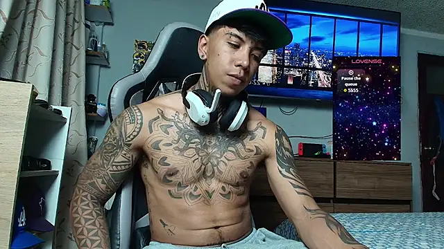 Nickhot0609 online show from January 10, 3:02 am