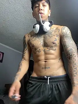 Nickhot0609 online show from October 28, 7:07 am