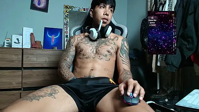 Nickhot0609 online show from December 18, 3:55 am