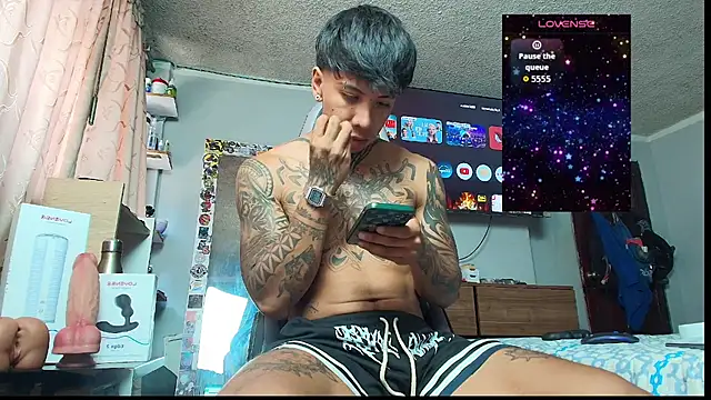 Nickhot0609 online show from January 11, 3:30 pm