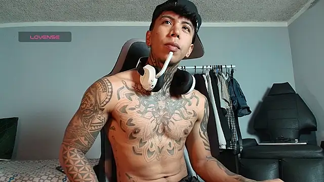 Nickhot0609 online show from March 11, 10:31 am