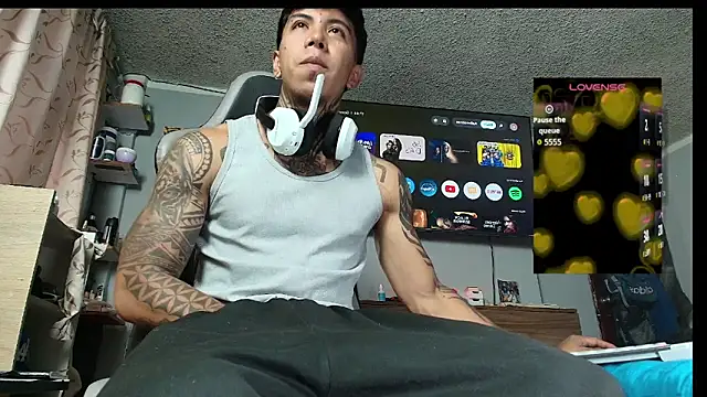 Nickhot0609 online show from February 20, 10:44 pm