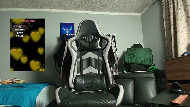 Nickhot0609 online show from March 30, 9:55 am