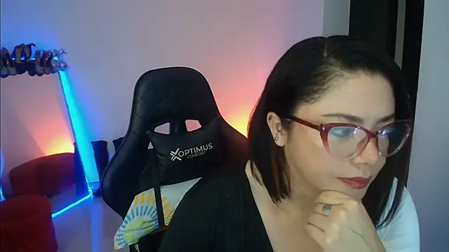 Snapshot of Madame_Shein_ chatting on February 5, 9:57 am Madame Shein online show from February 5, 9:57 am