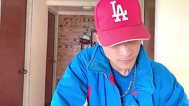 Snapshot of Edward_Milleer chatting on February 10, 4:06 pm Edward Milleer online show from February 10, 4:06 pm