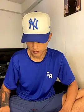 Snapshot of Edward_Milleer chatting on December 14, 5:07 pm Edward Milleer online show from December 14, 5:07 pm