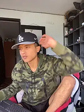 Snapshot of Edward_Milleer chatting on November 4, 4:33 pm Edward Milleer online show from November 4, 4:33 pm