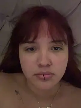 Snapshot of bbylynssicc chatting on November 12, 7:45 am bbylynssicc online show from November 12, 7:45 am