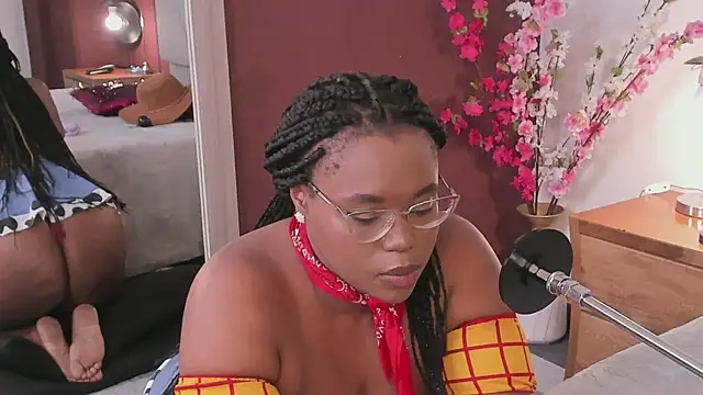 Snapshot of Makena_gh chatting on July 5, 3:11 am Makena gh online show from July 5, 3:11 am