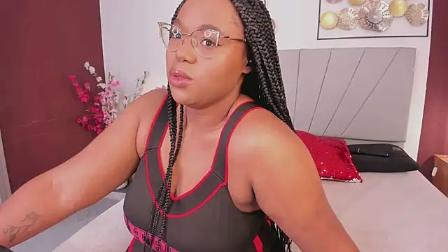 Snapshot of Makena_gh chatting on June 26, 2:39 am Makena gh online show from June 26, 2:39 am