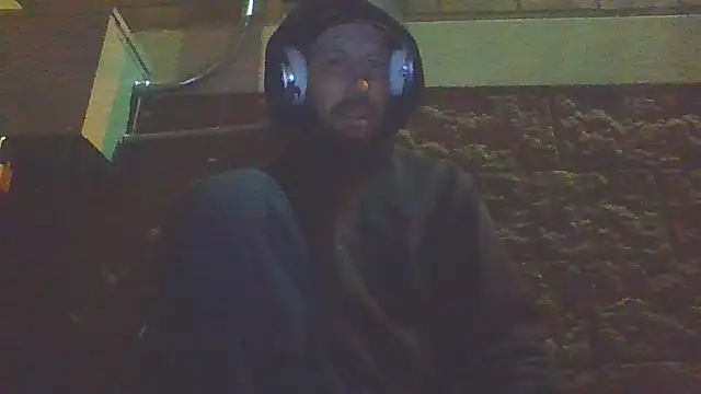 axelongshaft69 online show from April 3, 8:10 am