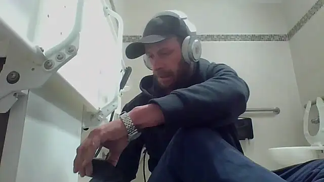 axelongshaft69 online show from March 7, 11:21 pm