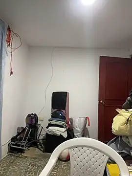 Jestebanano online show from February 21, 11:45 am