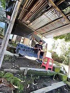Jestebanano online show from May 9, 2:31 pm