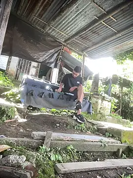 Jestebanano online show from April 4, 2:23 pm