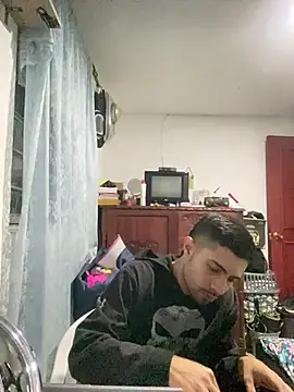 Jestebanano online show from March 6, 4:40 am