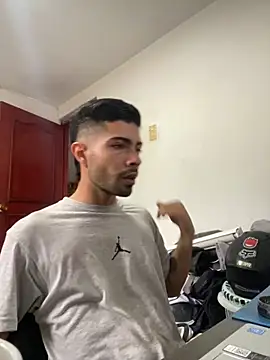 Snapshot of Jestebanano chatting on October 24, 12:37 pm Jestebanano online show from October 24, 12:37 pm