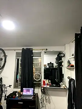 Snapshot of Jestebanano chatting on December 5, 4:00 am Jestebanano online show from December 5, 4:00 am