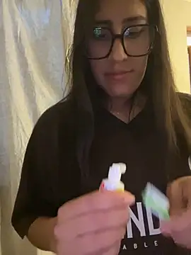 AleFantasy0001 online show from September 17, 5:04 pm