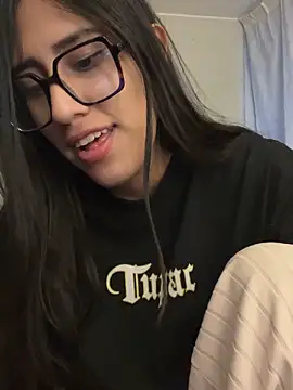 AleFantasy0001 online show from October 9, 1:28 am