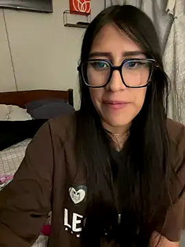 AleFantasy0001 online show from October 25, 4:44 am