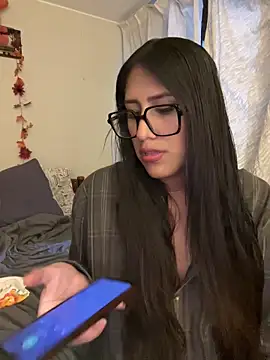 AleFantasy0001 online show from December 20, 3:31 am