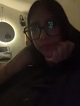 AleFantasy0001 online show from March 22, 3:54 am
