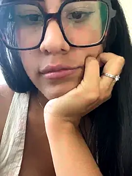 AleFantasy0001 online show from September 21, 9:31 pm