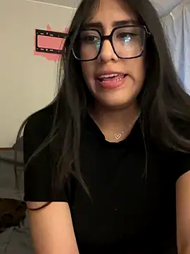 AleFantasy0001 online show from October 7, 2:45 am