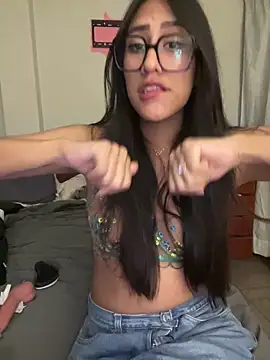 AleFantasy0001 online show from September 21, 5:01 am